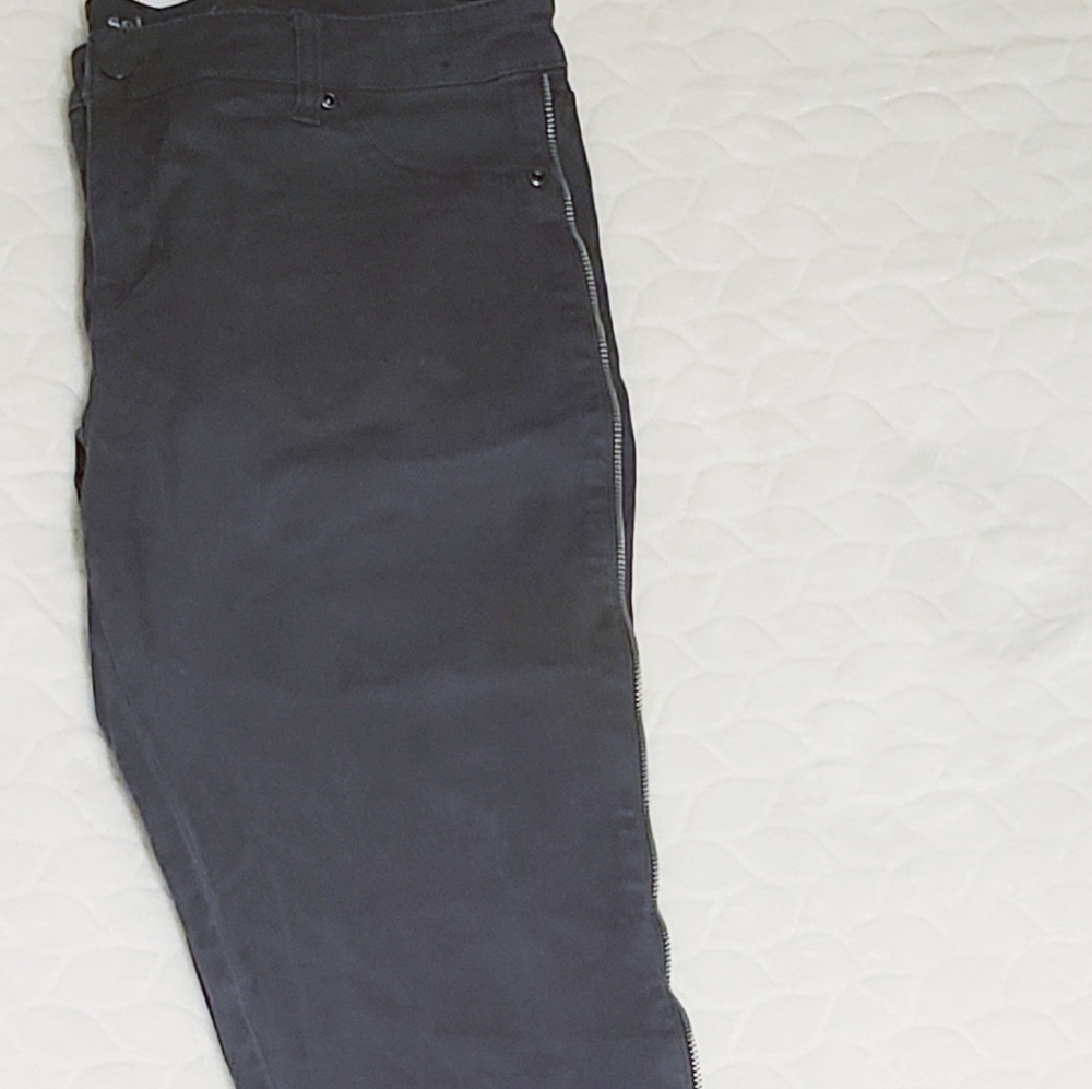 NY & C gray zipper detail jeggings